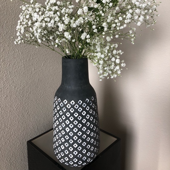 Geometric Pattern Vase - Picture 2 of 10